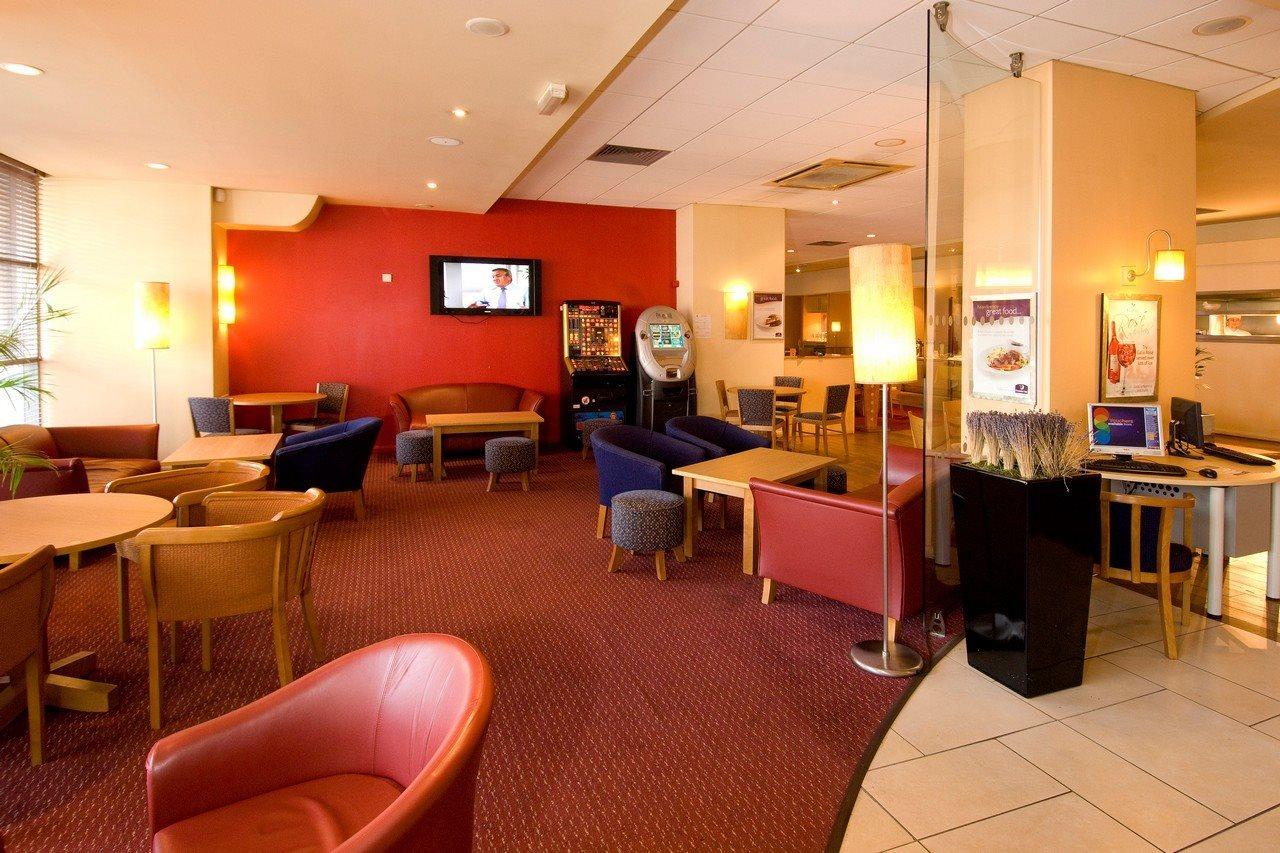 Premier Inn West Bromwich Central Exterior foto