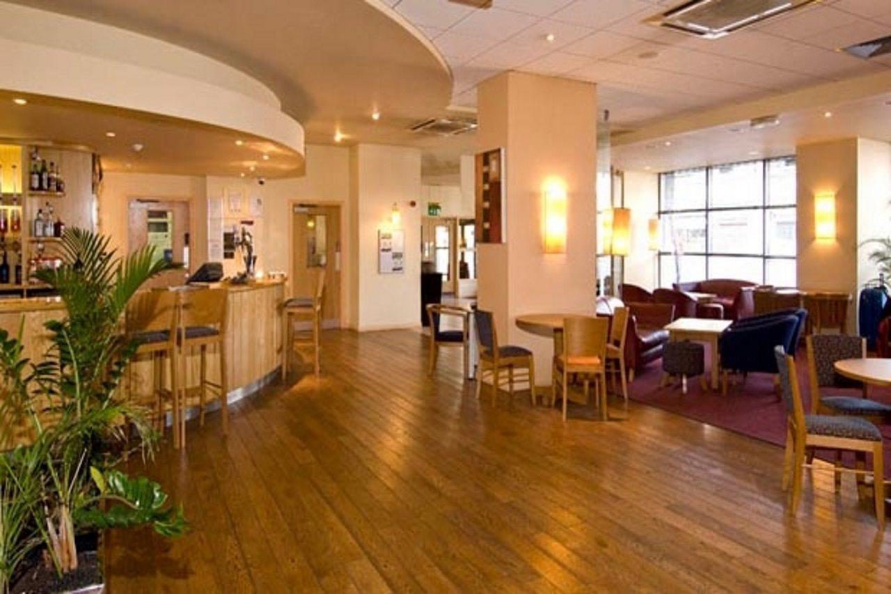 Premier Inn West Bromwich Central Exterior foto